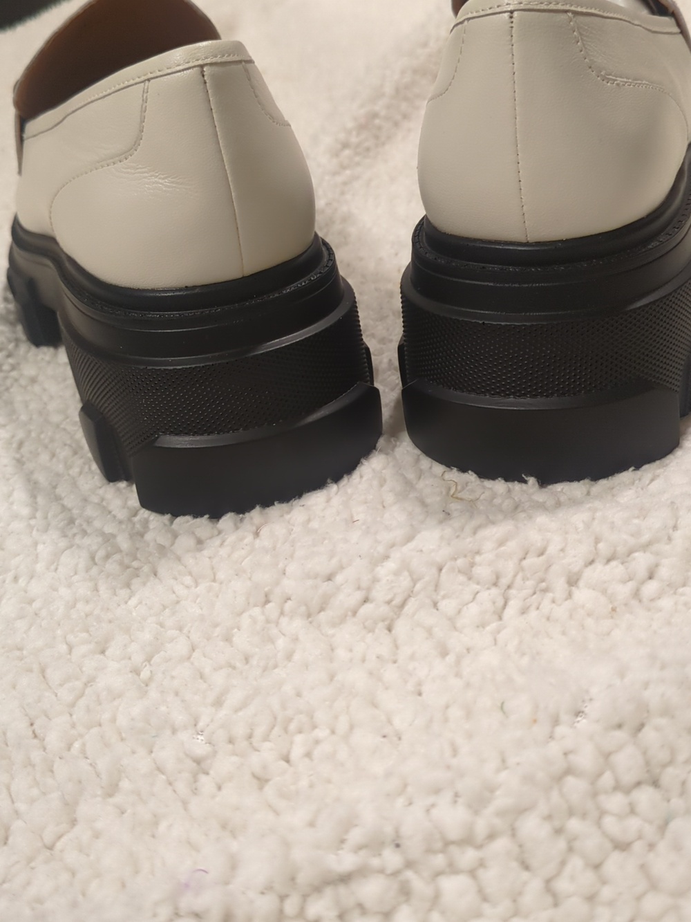 Lisa & Vicky Decide-V Loafer Moccasin Women’s Size 9 NWOT Winter White Gold - Picture 4 of 14